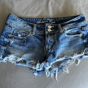 Low Rise AEO shorts